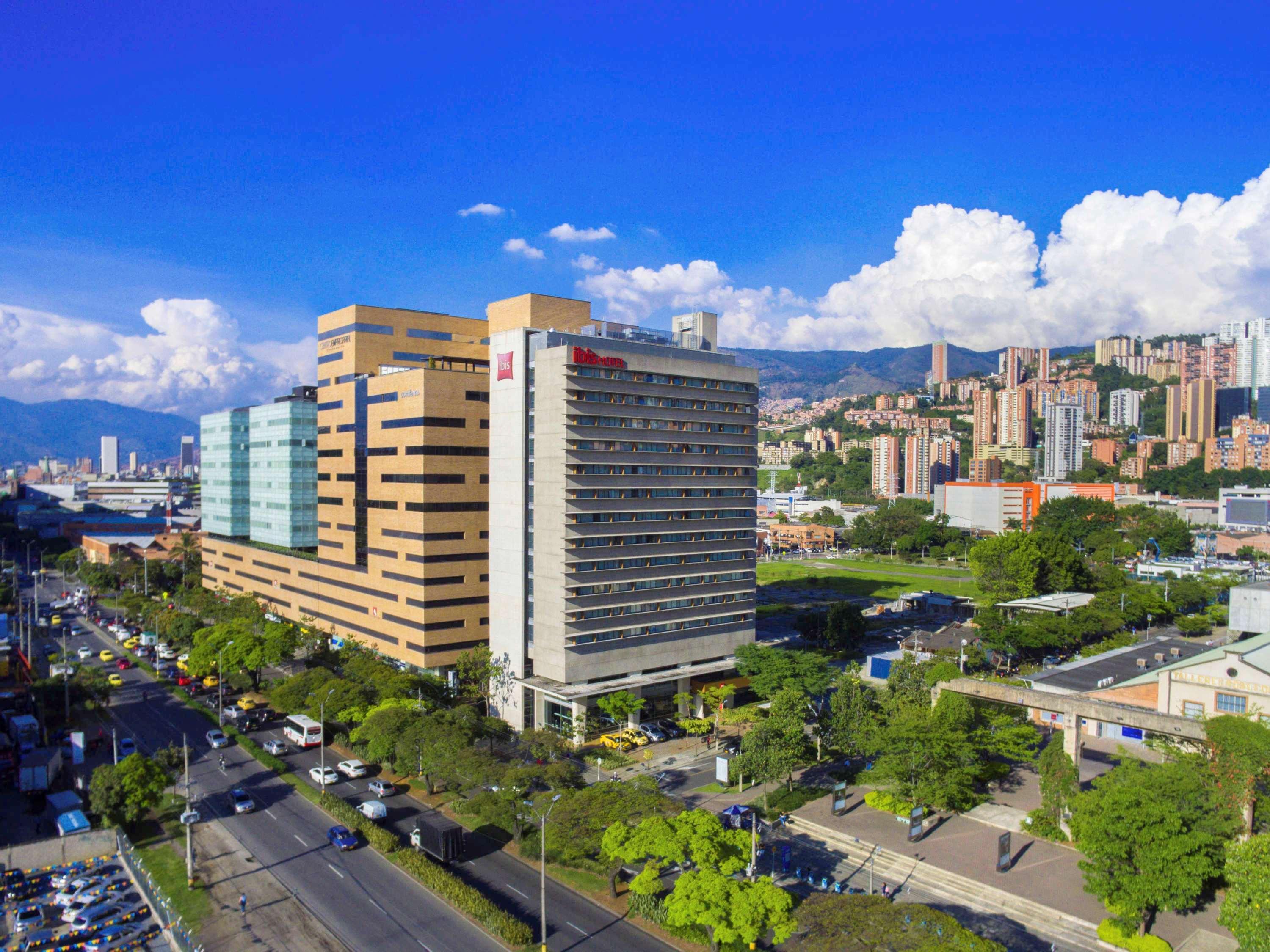 Ibis Medellin Hotel Buitenkant foto