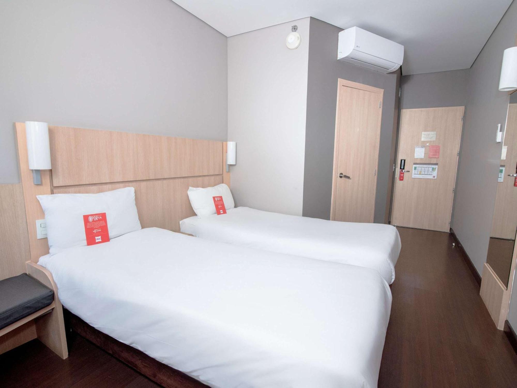 Ibis Medellin Hotel Buitenkant foto