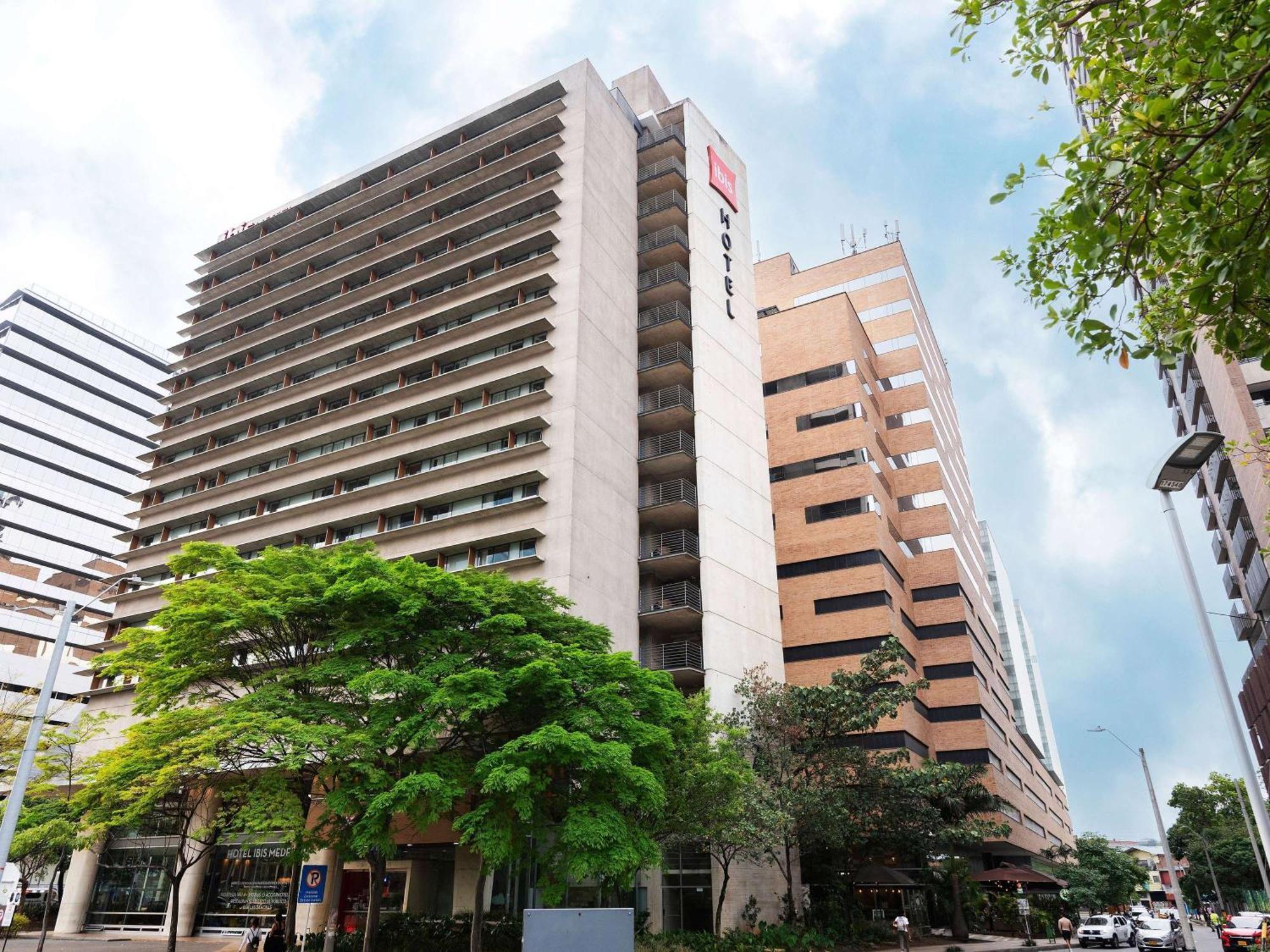 Ibis Medellin Hotel Buitenkant foto
