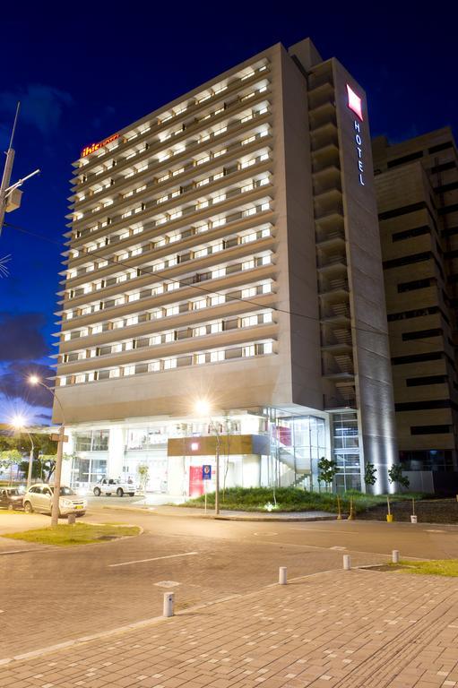 Ibis Medellin Hotel Buitenkant foto